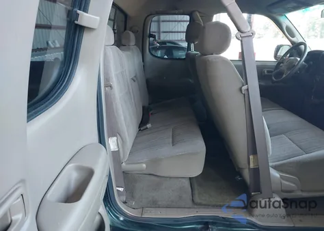 2001 Toyota Tundra Sr5 V8 z USA, uszkodzony, nr VIN 5TBBT44101S211801